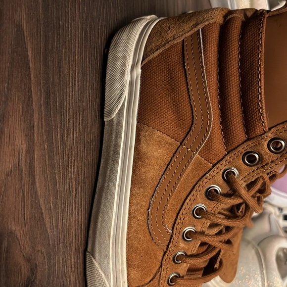 Vans - Picture 4 of 5